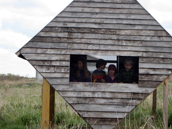 Kids-in-the-sleeping-house